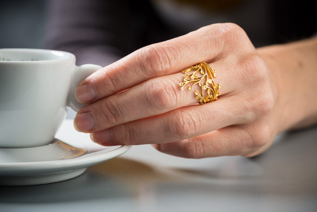 Ring Gold Rankenmuster