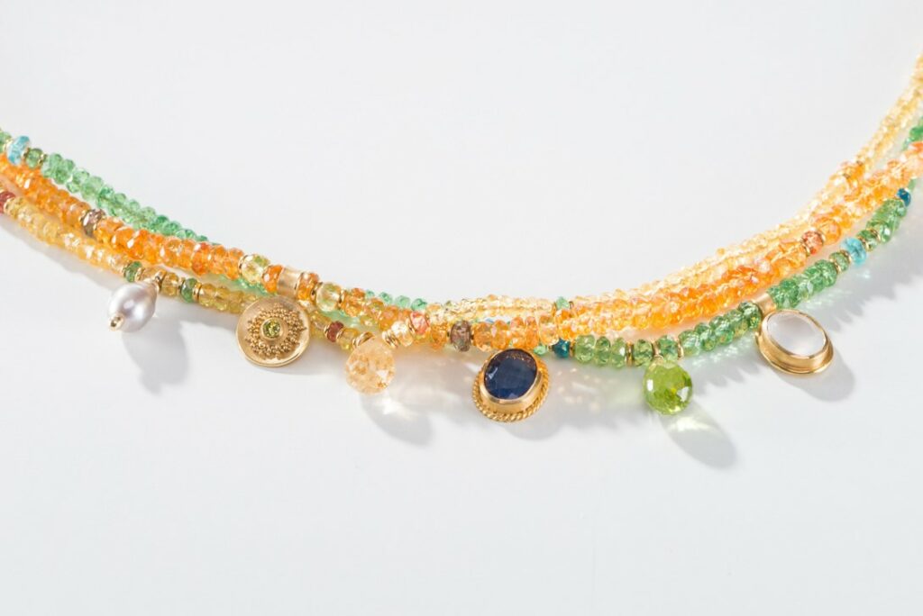 Sammelsuriumkette div. Edelsteine